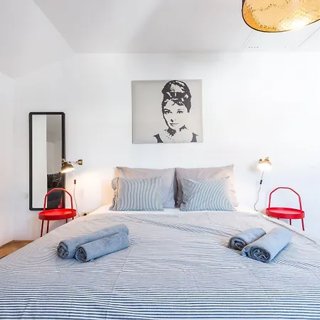 Marilyn Apartment